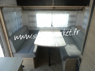 Caravelair - Sport line 492 lits jumeaux STORE OU AUVENT