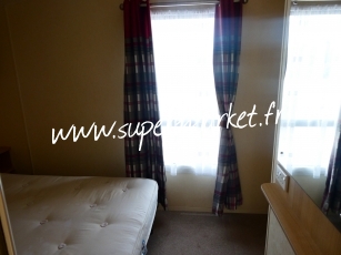 Swift - Burgundy 28 x 12  Ref  713