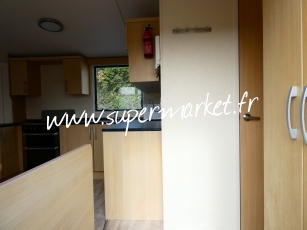 Swift - Burgundy 28 x 12  Ref  713